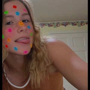 Meet your Posher, Claire